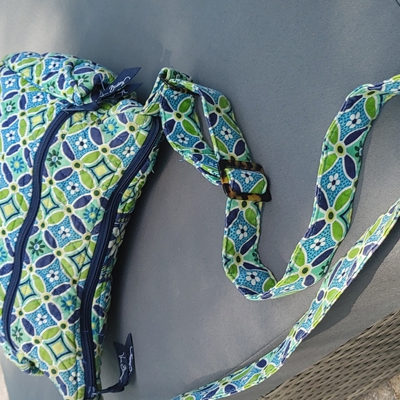 Vera Bradley Daisy Maggie quilted lime green and blue crossbody/shoulder bag - Picture 4 of 6